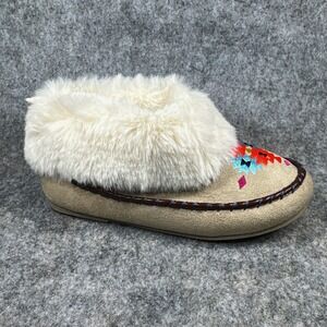Aerie Womens Moccasin Style Booties Size 8 Embroidered Fuzzy Lined  Slip On Shoe